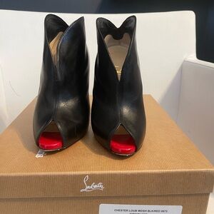 Christian Louboutin Chester Fille 130 shiny calf skin leather